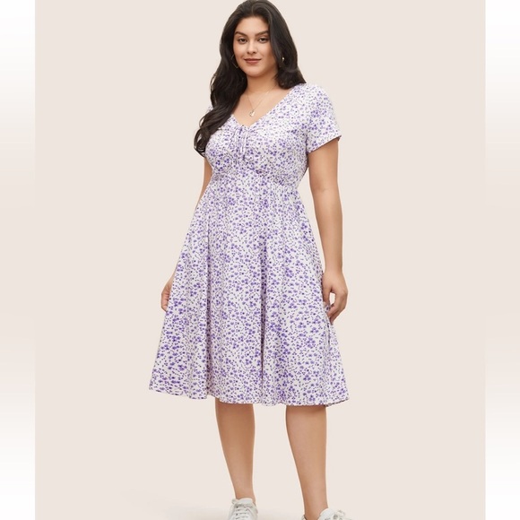 BloomChic Plus Size 4XL Ditsy Floral Elastic Waist Knot Drawstring Dress us26 - Picture 4 of 11